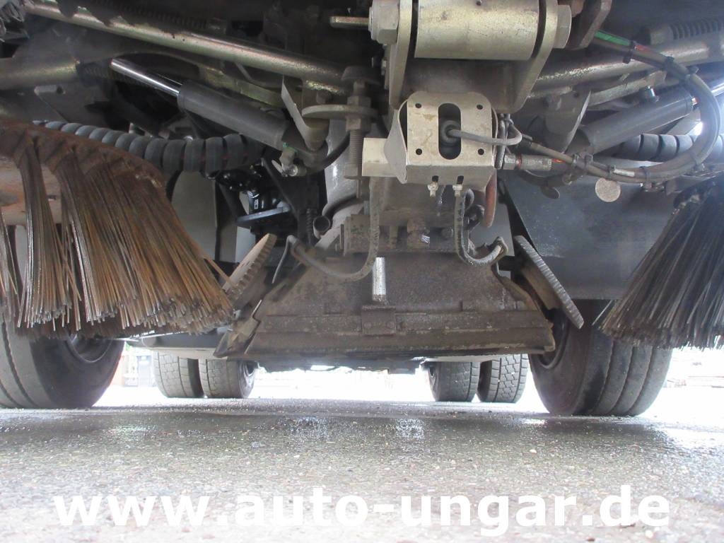 Ravo 560 Kehrmaschine mit 3. Besen Euro 5 Baujahr 2013 Підмітальні машини