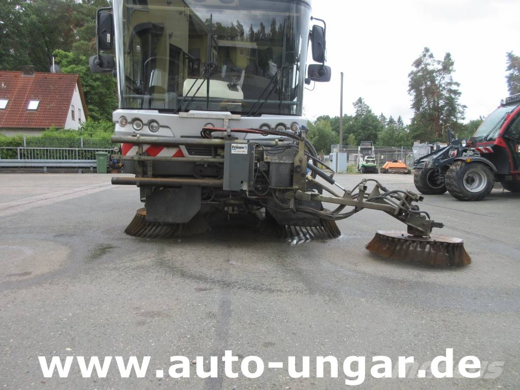Ravo 560 Kehrmaschine mit 3. Besen Euro 5 Baujahr 2013 Підмітальні машини