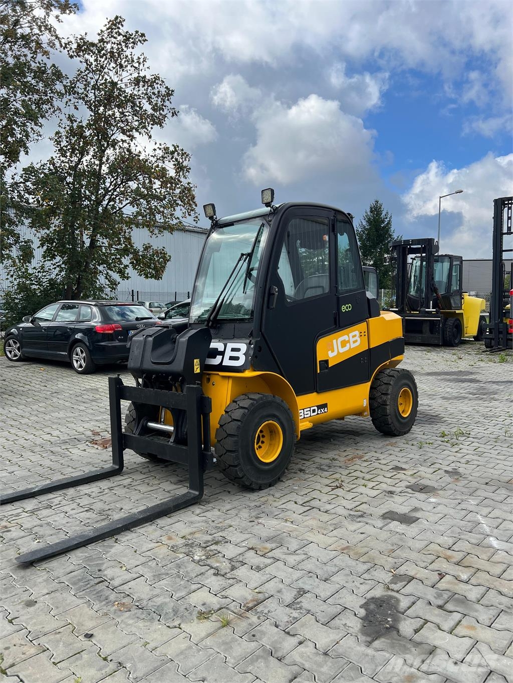JCB TLT 35D مناولات متداخلة