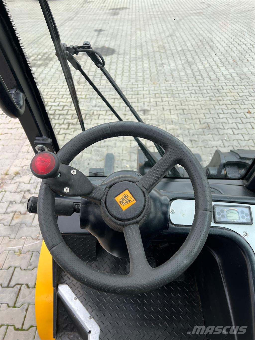 JCB TLT 35D مناولات متداخلة