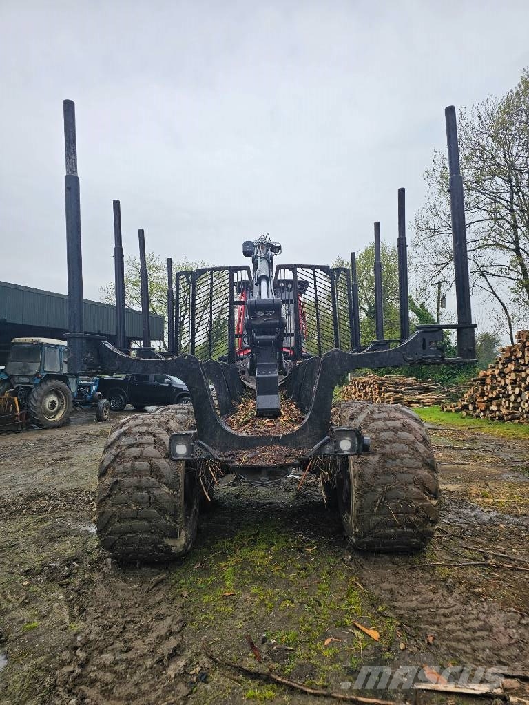 Komatsu XF845-1 Forwarders