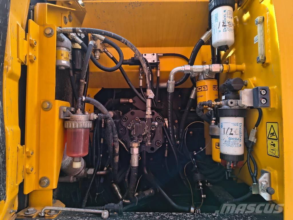 JCB JS 175 W Gravemaskiner på hjul