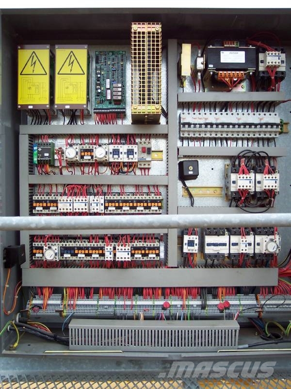 Potain MC 85B con cabina / with cabin Tower cranes