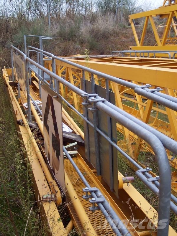 Potain MC 85B con cabina / with cabin Tower cranes