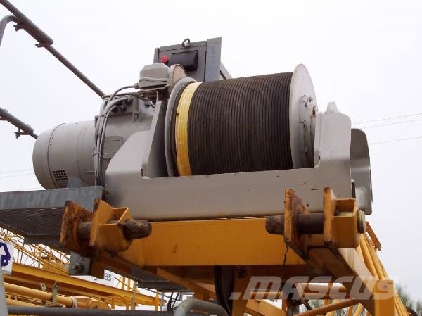 Potain MC 85B con cabina / with cabin Tower cranes