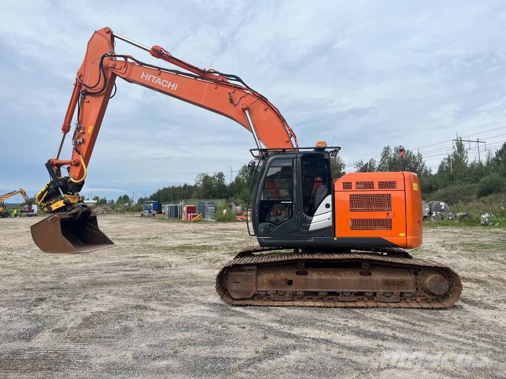 Hitachi ZX 225 US R LC-5 履带挖掘机