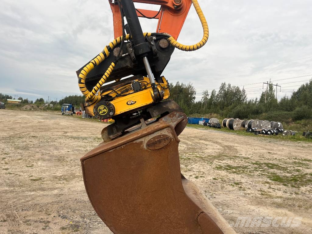 Hitachi ZX 225 US R LC-5 履带挖掘机