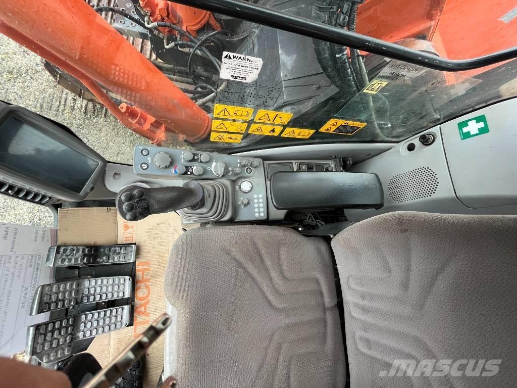 Hitachi ZX 225 US R LC-5 履带挖掘机