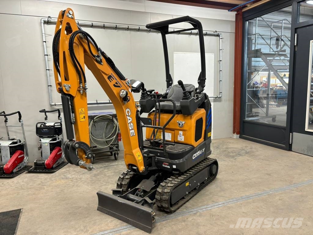 CASE CX 15 EV 小型挖掘机
