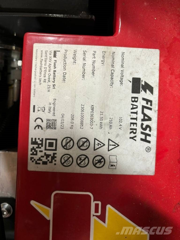 CASE CX 15 EV 小型挖掘机