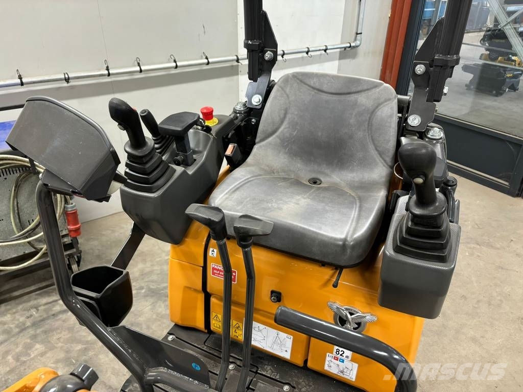 CASE CX 15 EV 小型挖掘机
