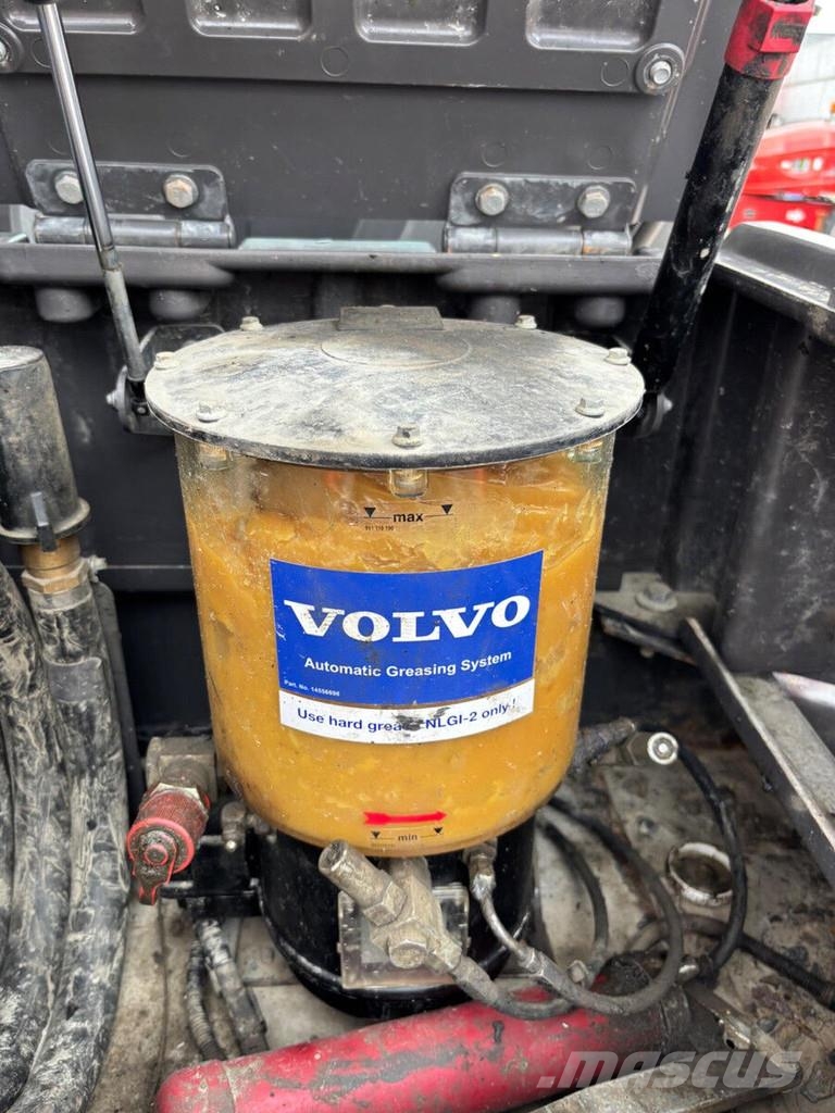 Volvo EC 300 EL + GPS 履带挖掘机