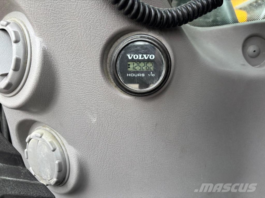 Volvo EC 300 EL + GPS 履带挖掘机