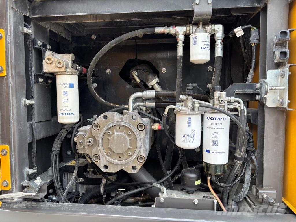 Volvo EC 300 EL + GPS 履带挖掘机