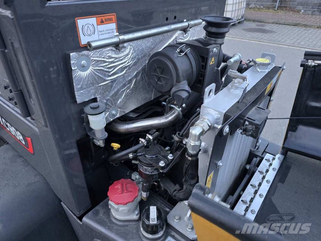 XCMG XC 908 HST لوادر بعجل