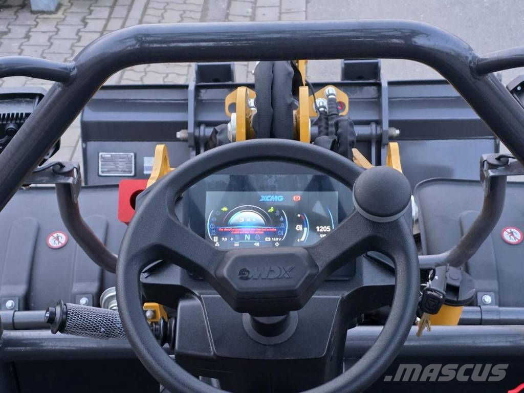 XCMG XC 908 HST لوادر بعجل