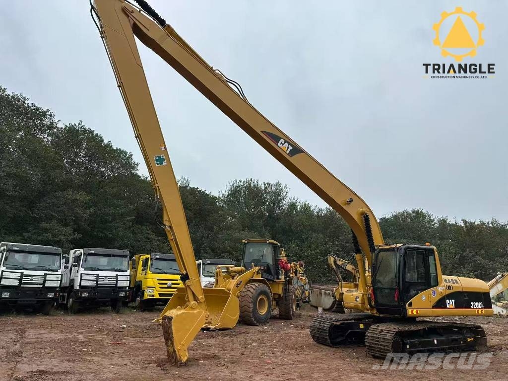 CAT 320 C L Гусеничні екскаватори