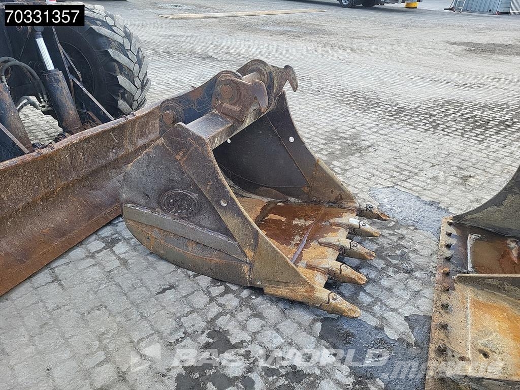 JCB JS145 W Excavadoras de ruedas
