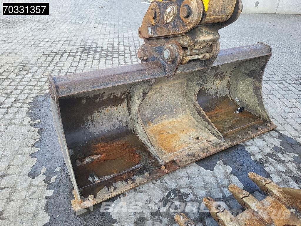 JCB JS145 W Excavadoras de ruedas