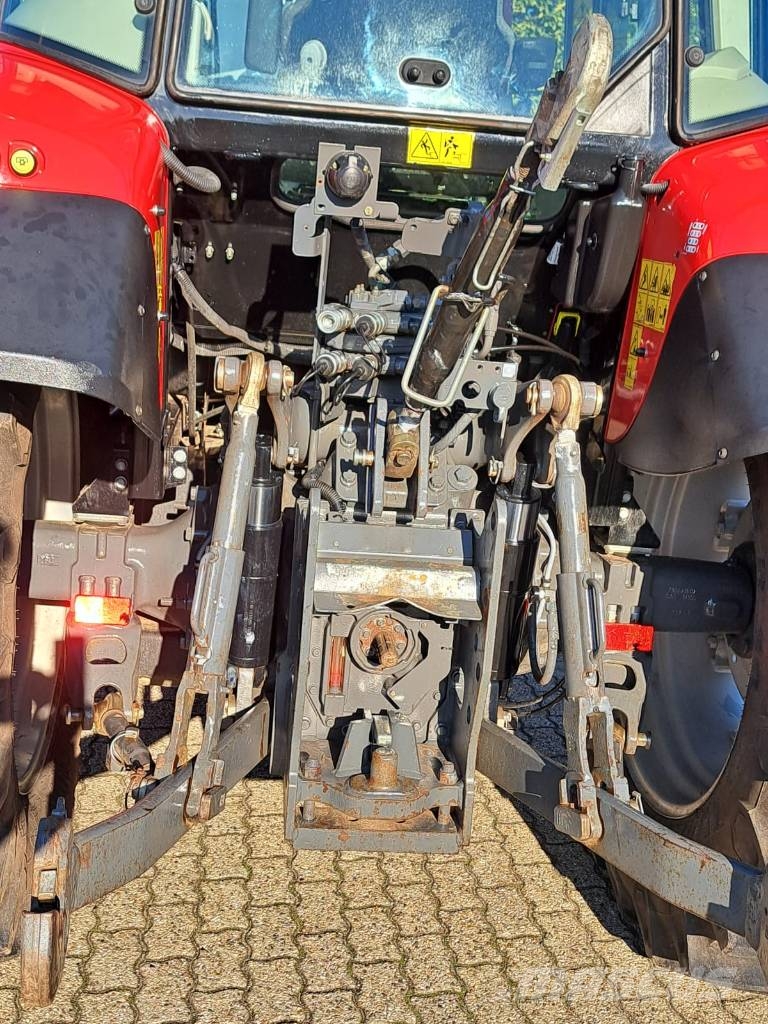 Massey Ferguson 5611 Dyna-4 Traktori