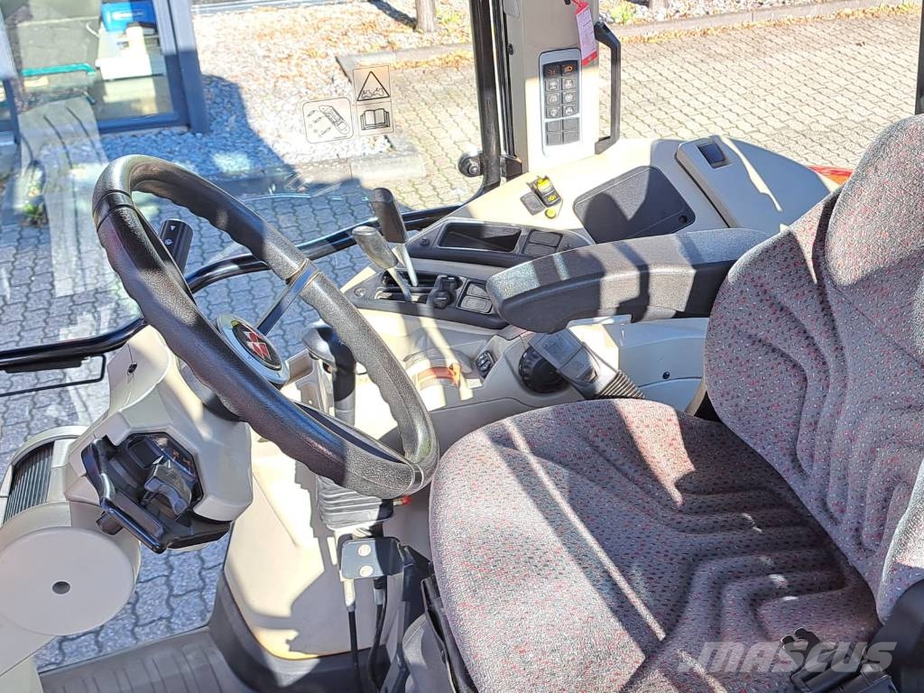 Massey Ferguson 5611 Dyna-4 Traktori