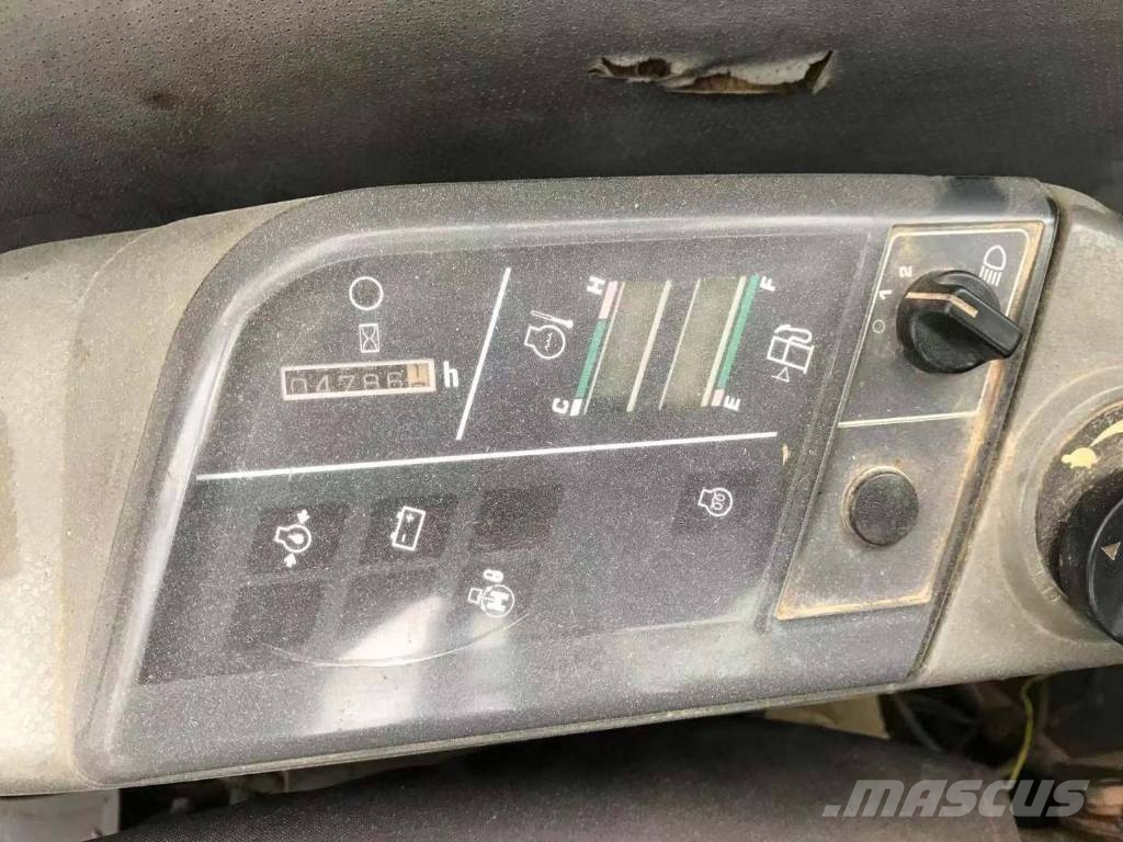 Komatsu PC 128 US 中型挖掘机