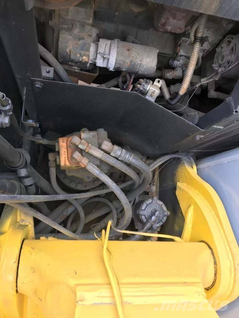 Komatsu PC 128 US 中型挖掘机