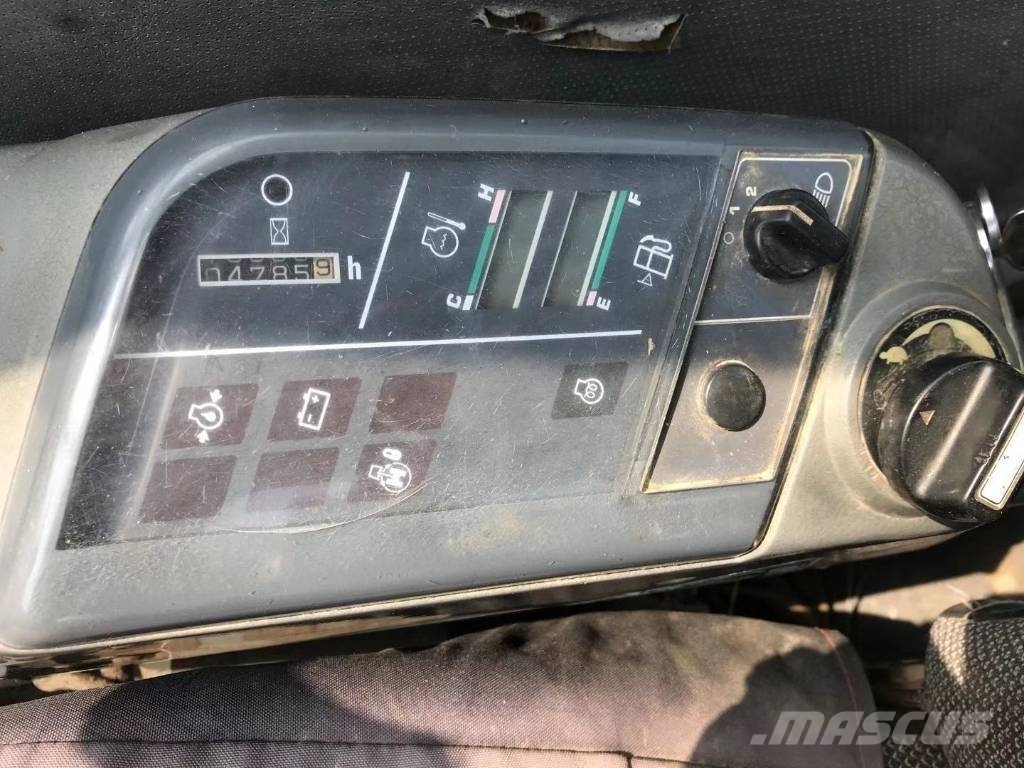 Komatsu PC 128 US 中型挖掘机