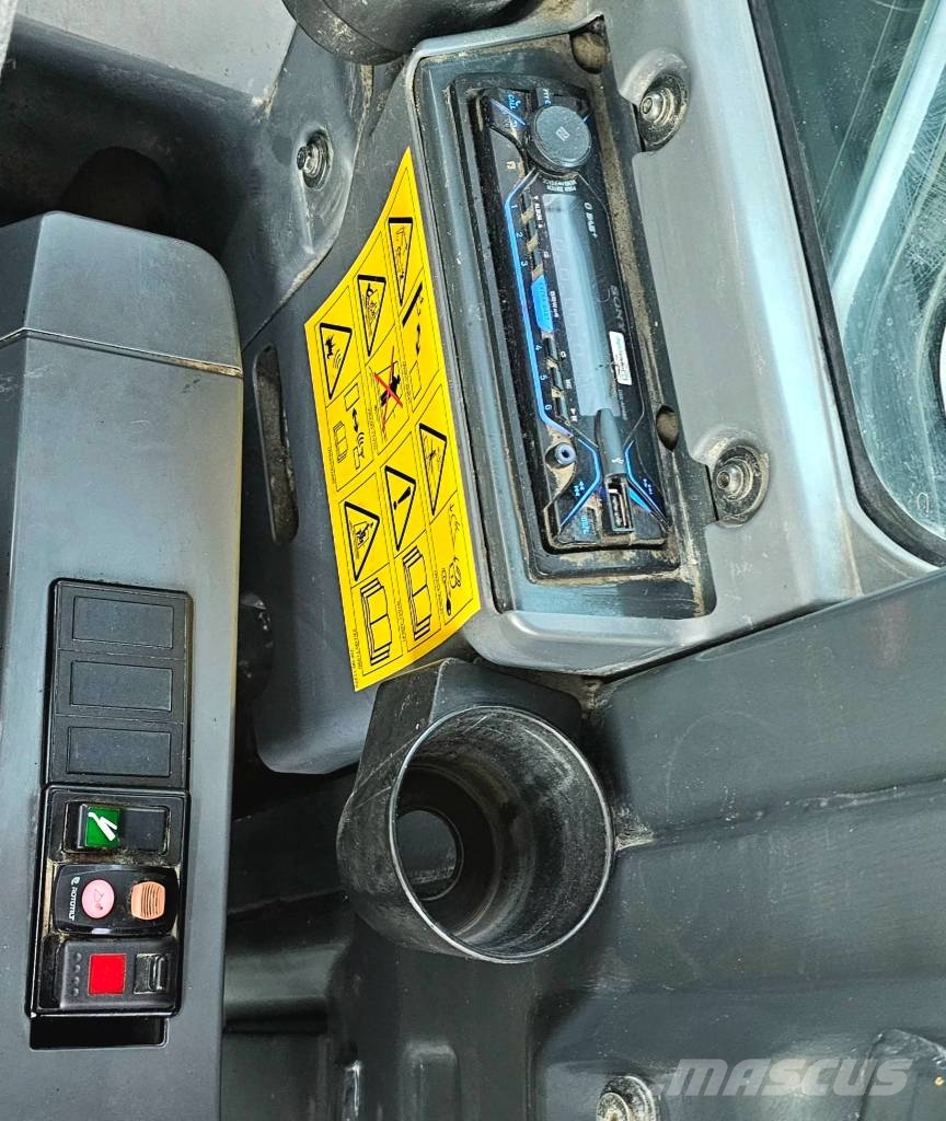 Komatsu PC78US-10 Lánctalpas kotrók