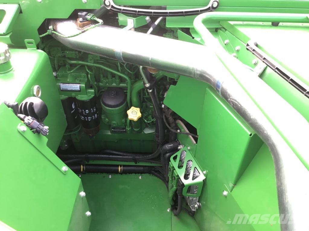 John Deere MÄHDRESCHER T670 LL Зерноуборочные комбайны