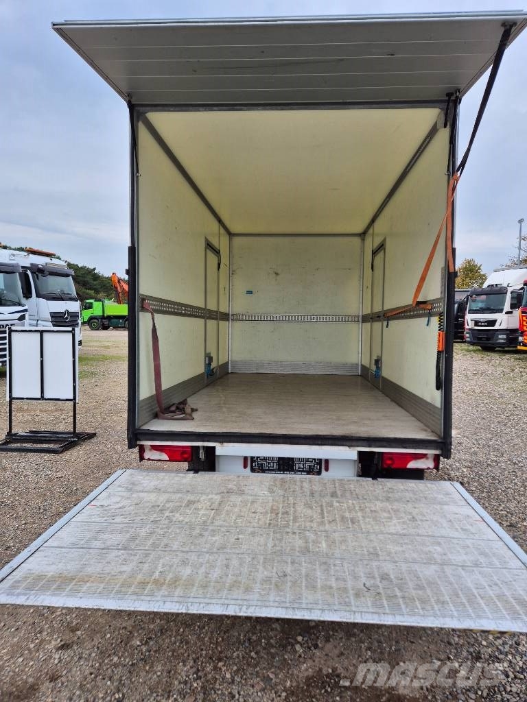 Mercedes-Benz Sprinter 317 med kasse og lift Furgonetas /Furgón