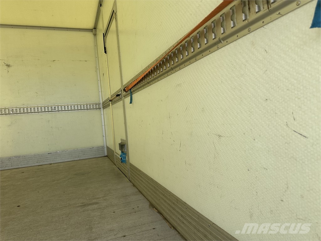 Mercedes-Benz Sprinter 317 med kasse og lift Pakettiautot