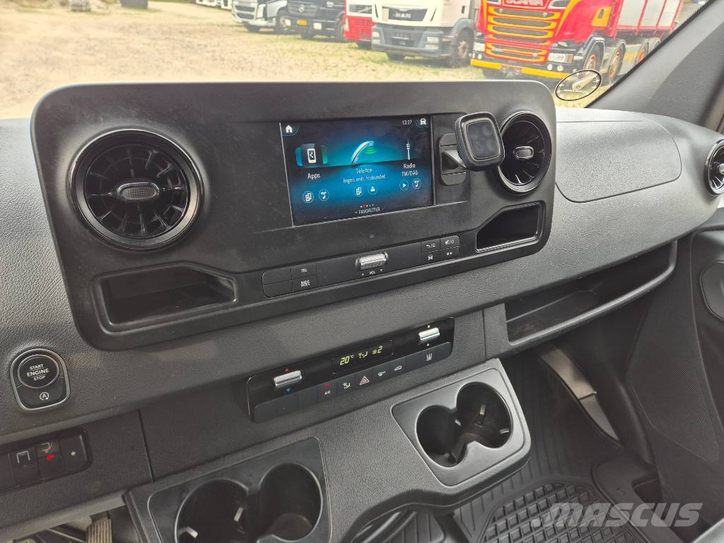 Mercedes-Benz Sprinter 317 med kasse og lift Furgonetas /Furgón
