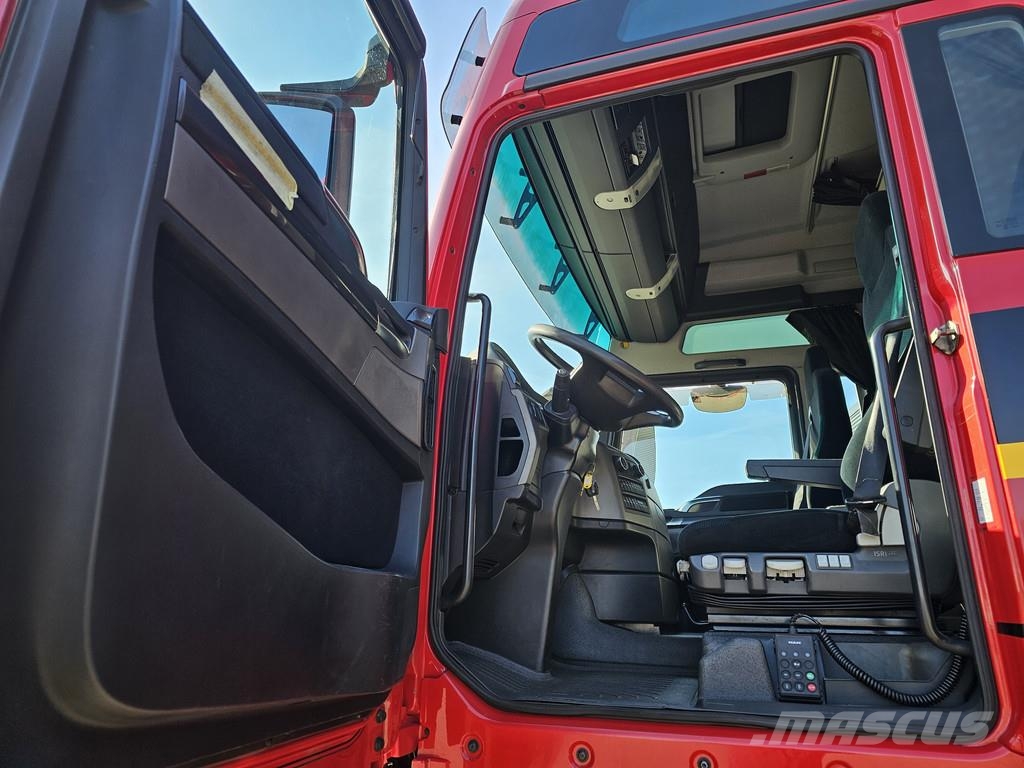 MAN TGX 33.560 6x4 / INTARDER / PTO / 198 dkm. Trækkere