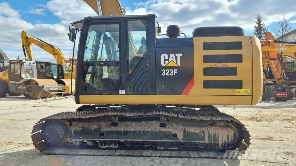 CAT 323 F Long Boom Vikšriniai ekskavatoriai