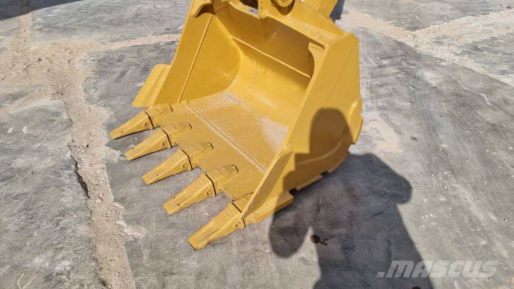 CAT 323 F Long Boom Vikšriniai ekskavatoriai