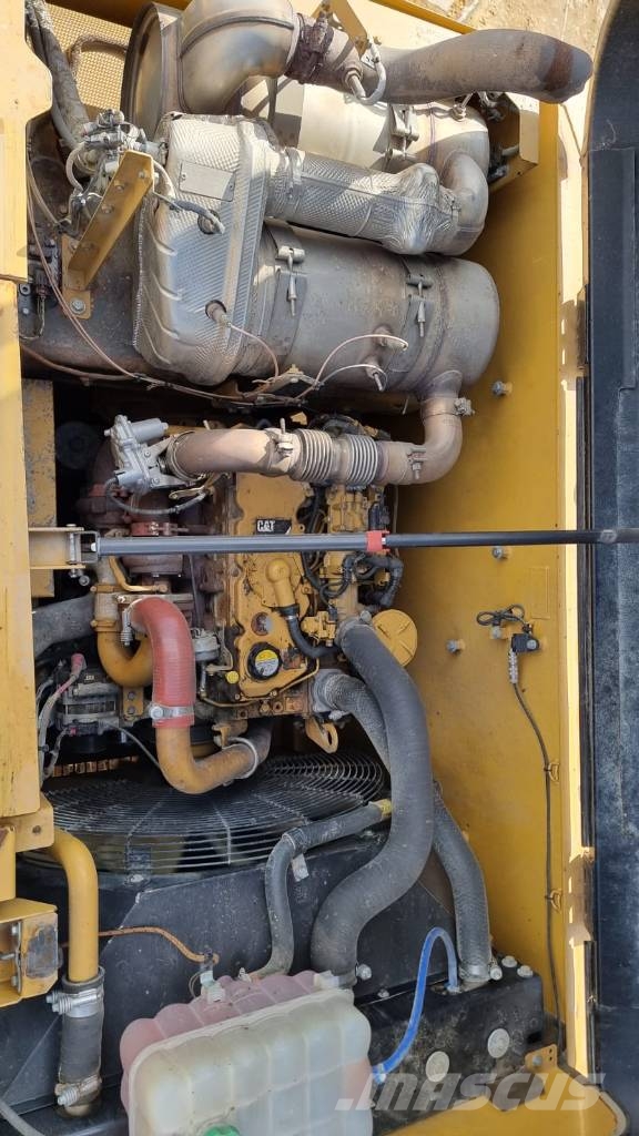 CAT 323 F Long Boom Vikšriniai ekskavatoriai