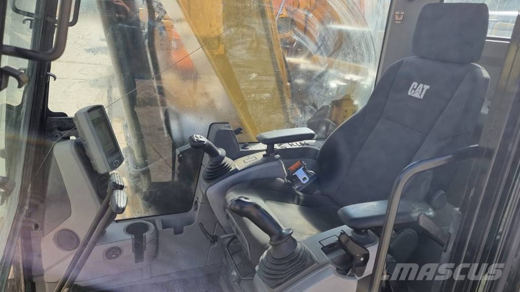 CAT 323 F Long Boom Vikšriniai ekskavatoriai