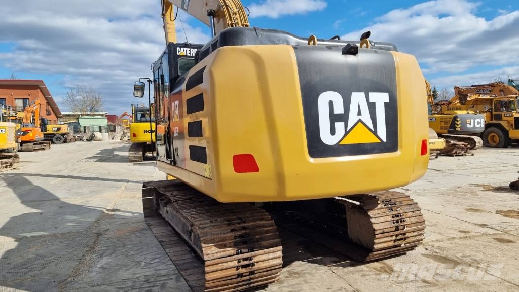 CAT 323 F Long Boom Vikšriniai ekskavatoriai