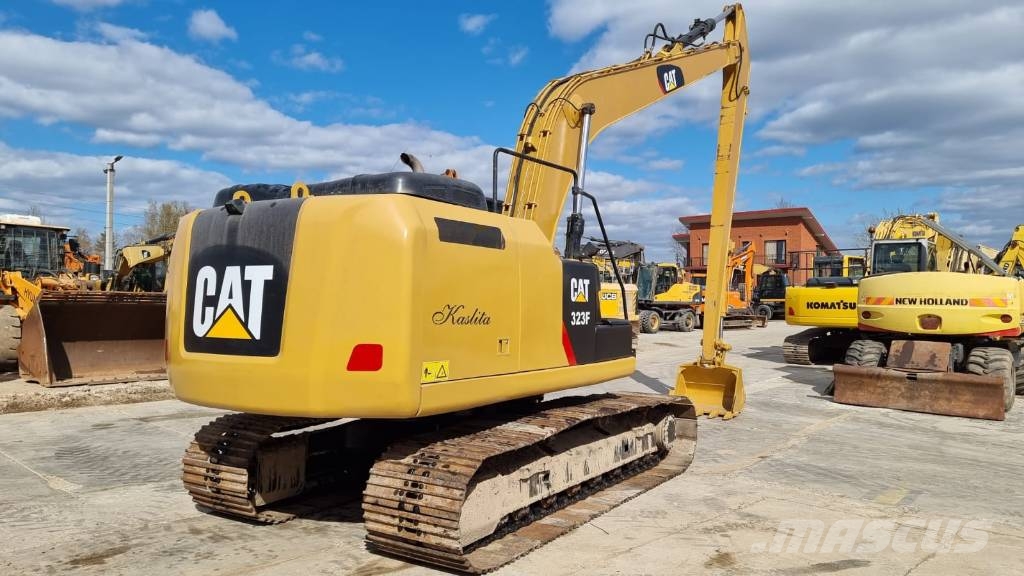 CAT 323 F Long Boom Vikšriniai ekskavatoriai