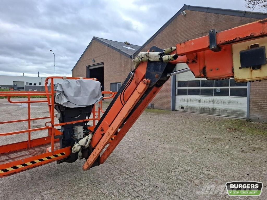 JLG 860SJ Telescopic boom lift 28 meters 4x4 Diesel Telescoophoogwerkers