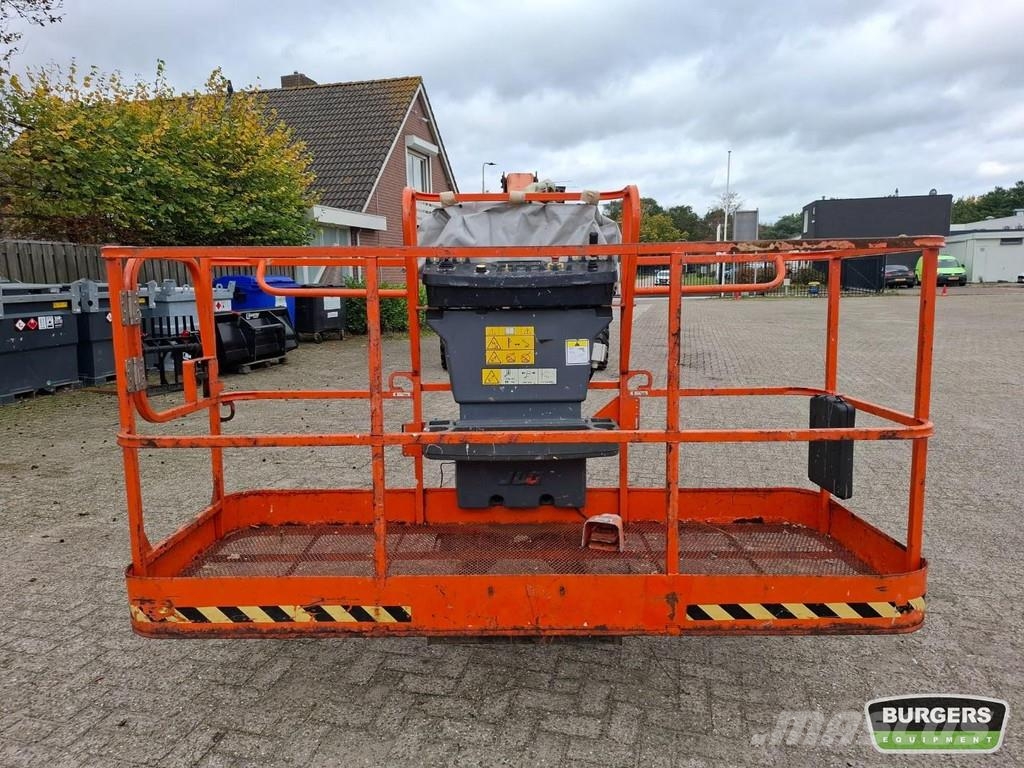 JLG 860SJ Telescopic boom lift 28 meters 4x4 Diesel Telescoophoogwerkers