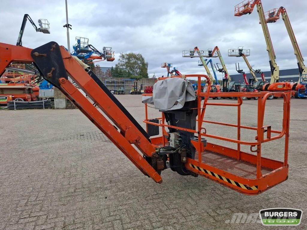 JLG 860SJ Telescopic boom lift 28 meters 4x4 Diesel Telescoophoogwerkers