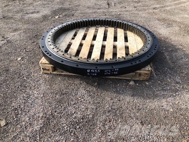 CAT 325 SLEWING RING USED Коробка передач
