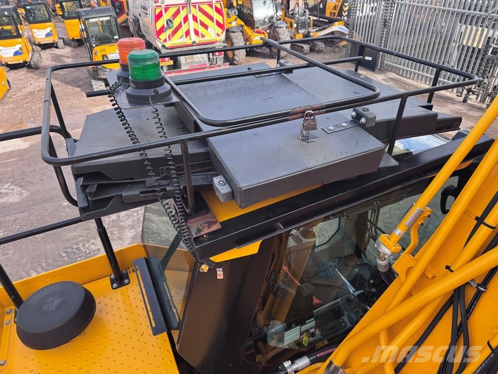 JCB 220X Crawler excavators