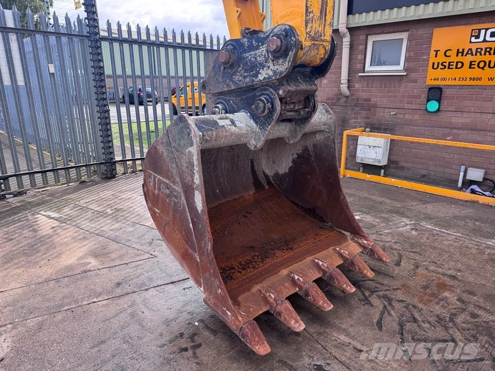 JCB 220X Crawler excavators