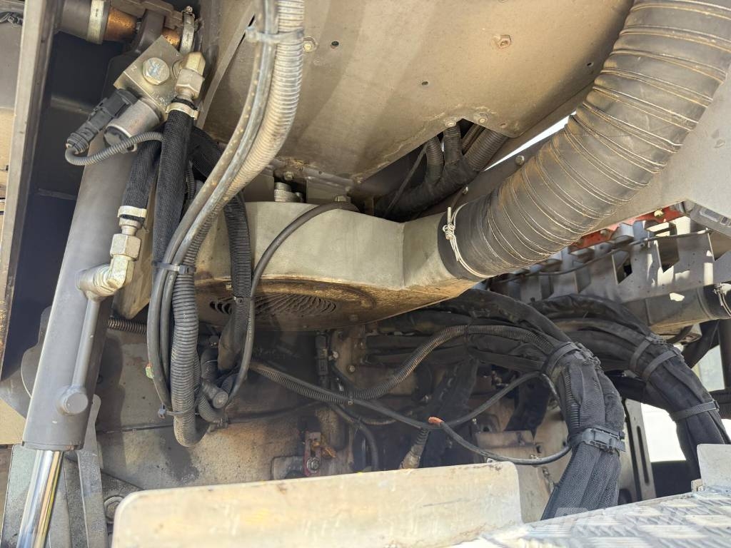 Volvo P 2820 D ABG Asfaltni finišeri
