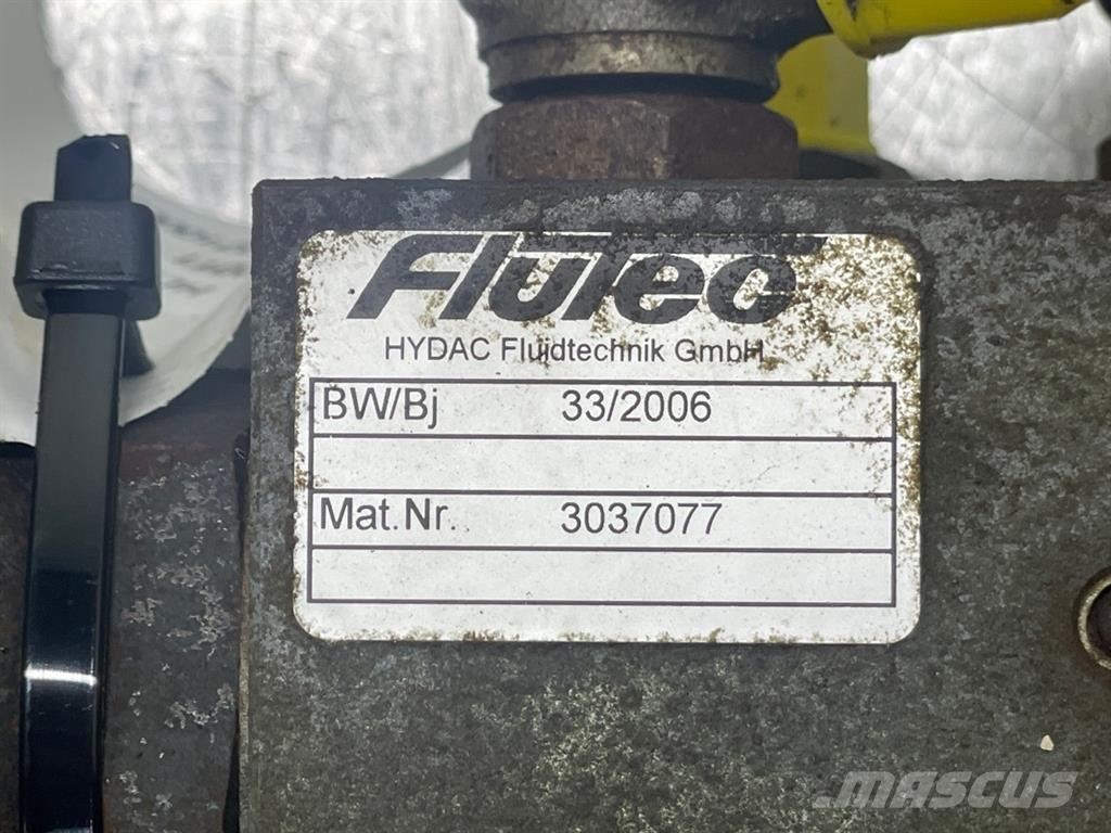 Hyundai HL757-7A-31L7-10280 / 31L7-10380-Pilot supply unit Υδραυλικά