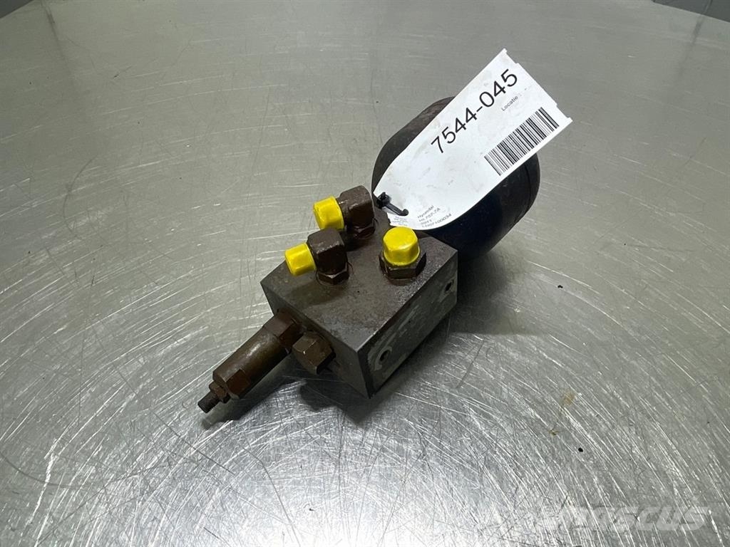 Hyundai HL757-7A-31L7-10280 / 31L7-10380-Pilot supply unit Υδραυλικά