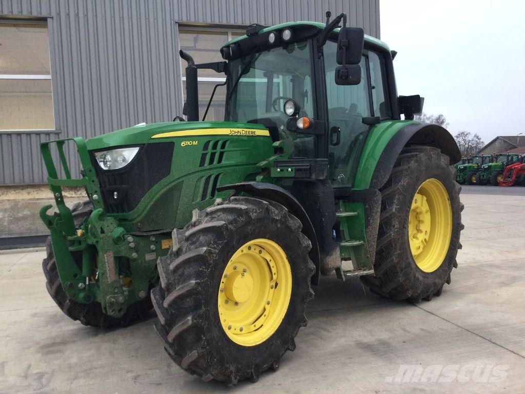 John Deere 6110M الجرارات